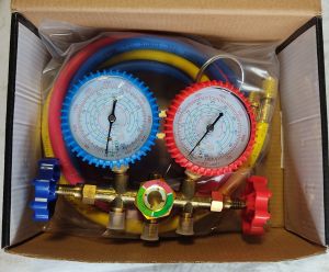 Manifold gauge 2-way R22,134,32,410, with hoses 2x5/16+1x1/4, taps on the side